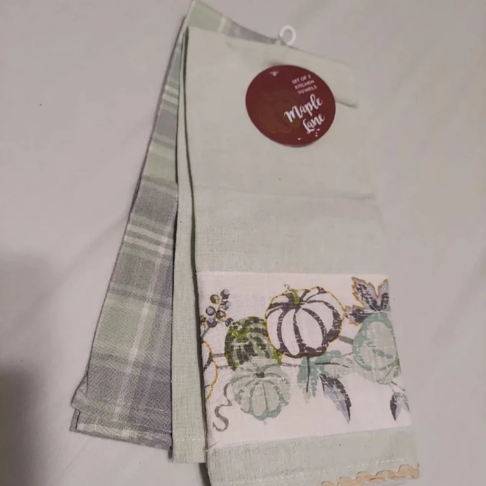 Maple Lane Pumpkin Harvest Plaid Kitchen Towel Set of 2 Celery/Plaid NWT RETIRED